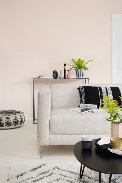 Decorating With White Pink Paint Pale, White Paint For Living Room Walls Uk